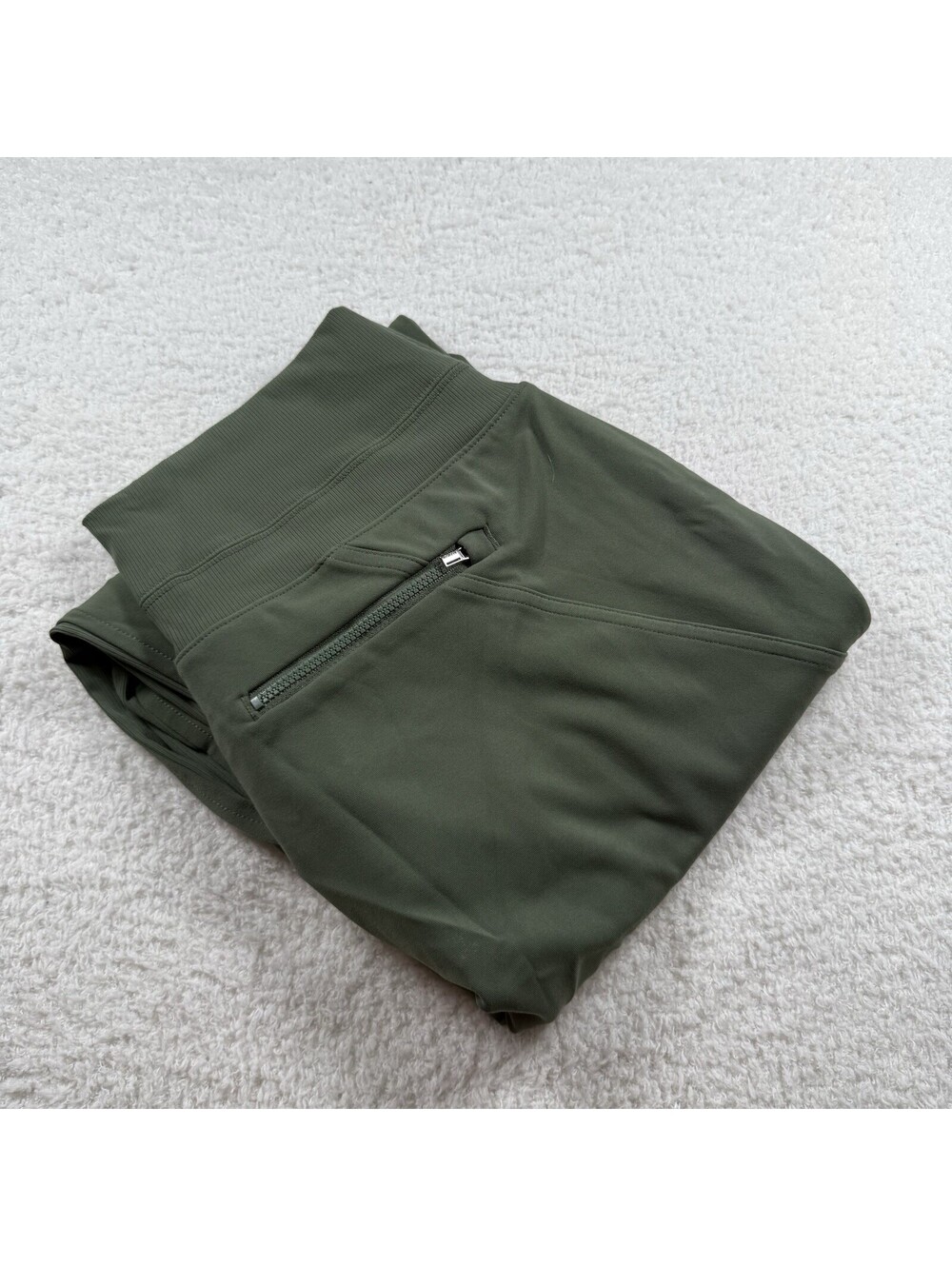 Athleta Women’s Medium Green Trekkie Jogger Pants Stretch Zip Pocket Hiking